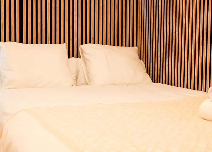 Apartment 5 Mins From El Palo Wifi & Ac