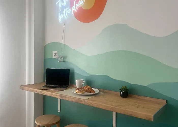 5 Mins From El Palo Wifi & Ac Apartment Malaga
